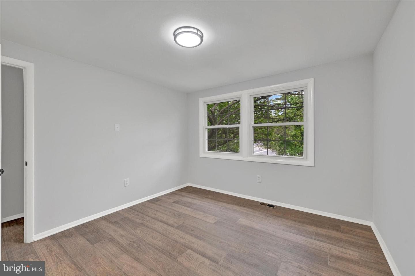 15308 Annapolis Road photo 20