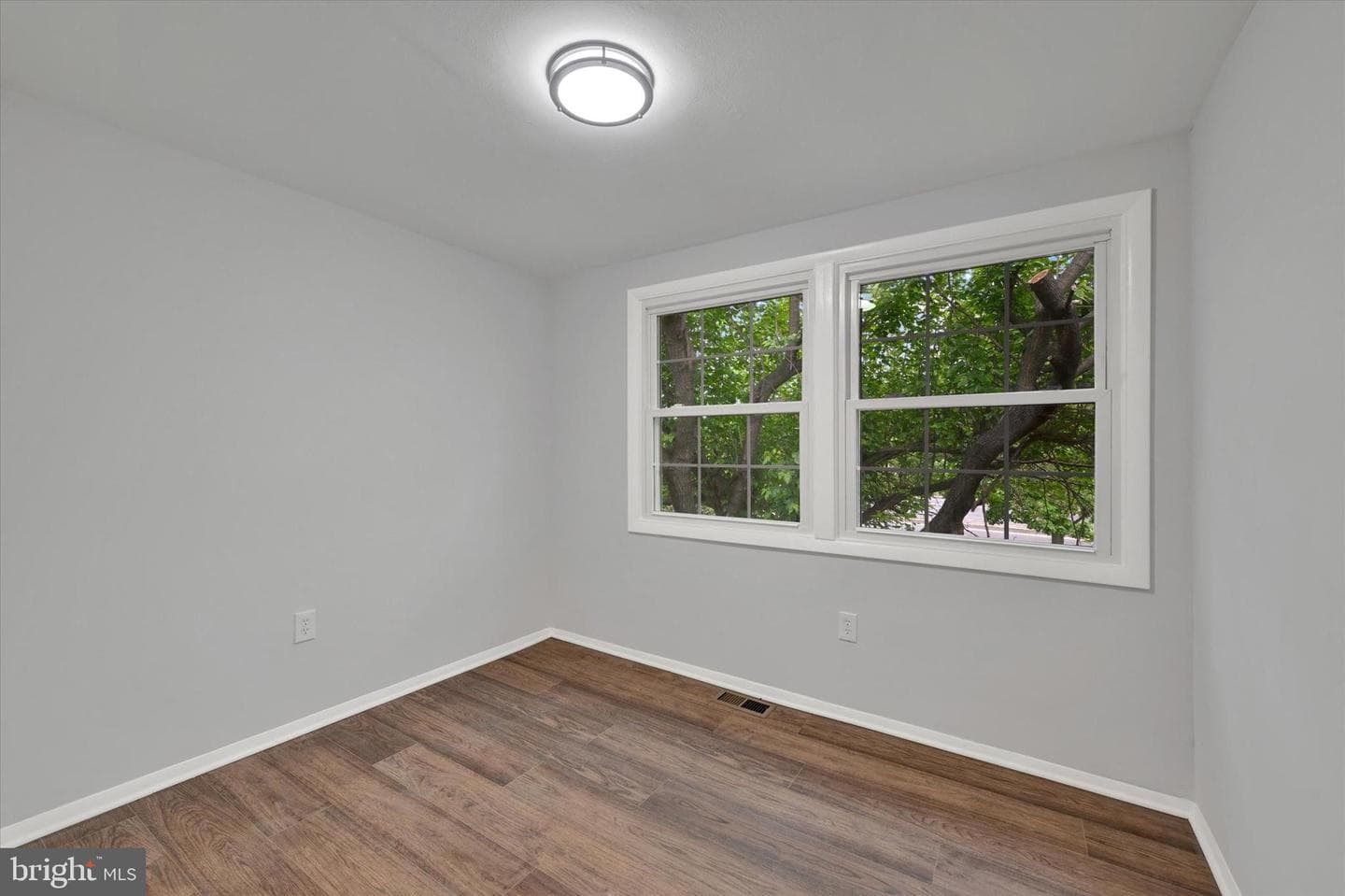 15308 Annapolis Road photo 22