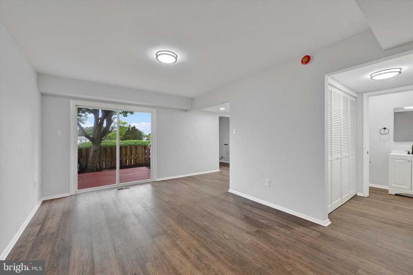 15308 Annapolis Road photo 6