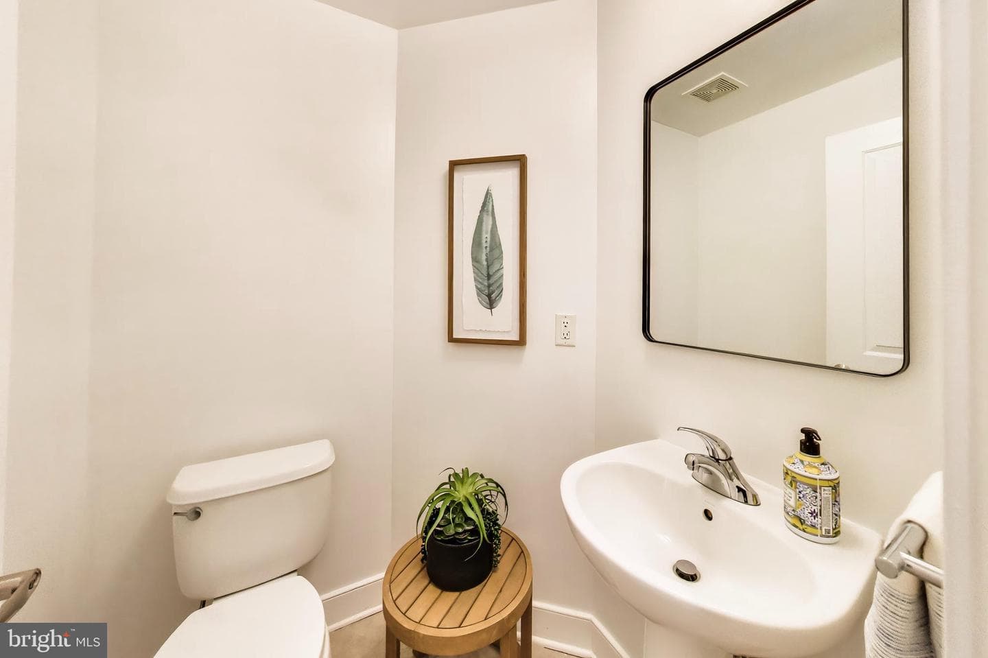 4408 Longfellow Street photo 9