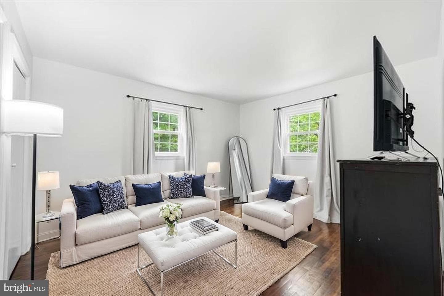 9705 Locust Avenue photo 32