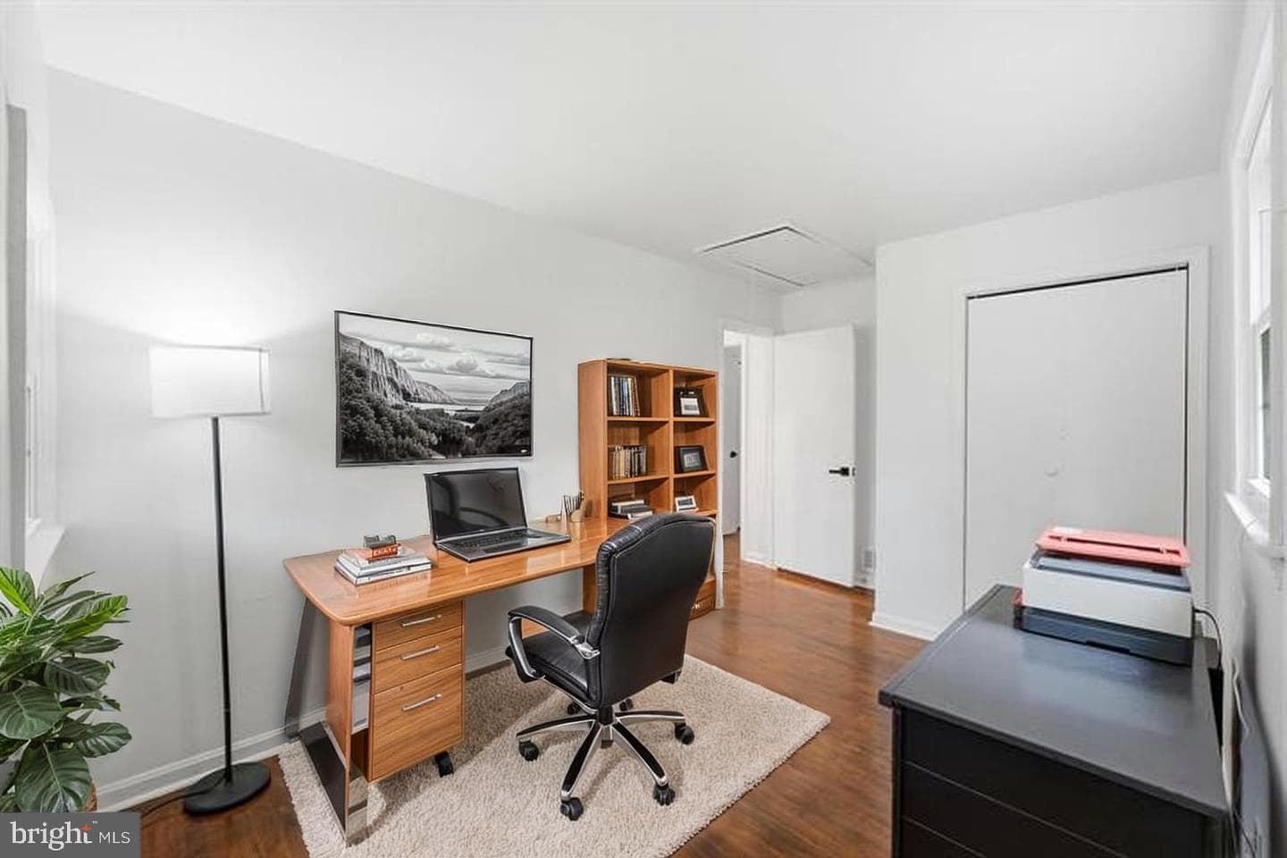 9705 Locust Avenue photo 33