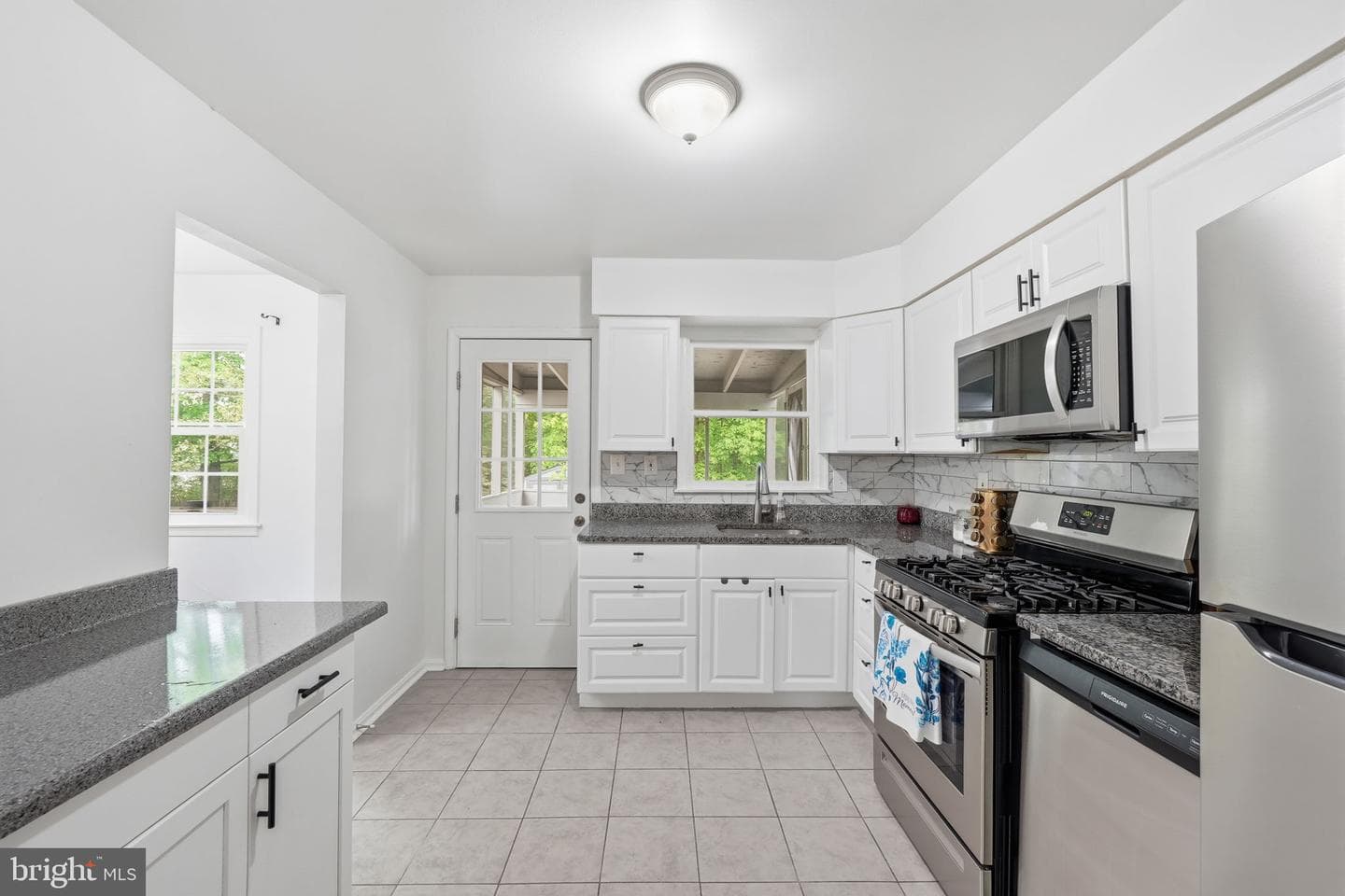 9705 Locust Avenue photo 8