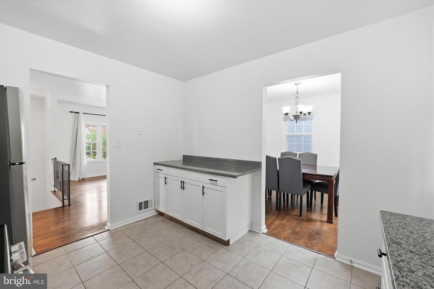 9705 Locust Avenue photo 9