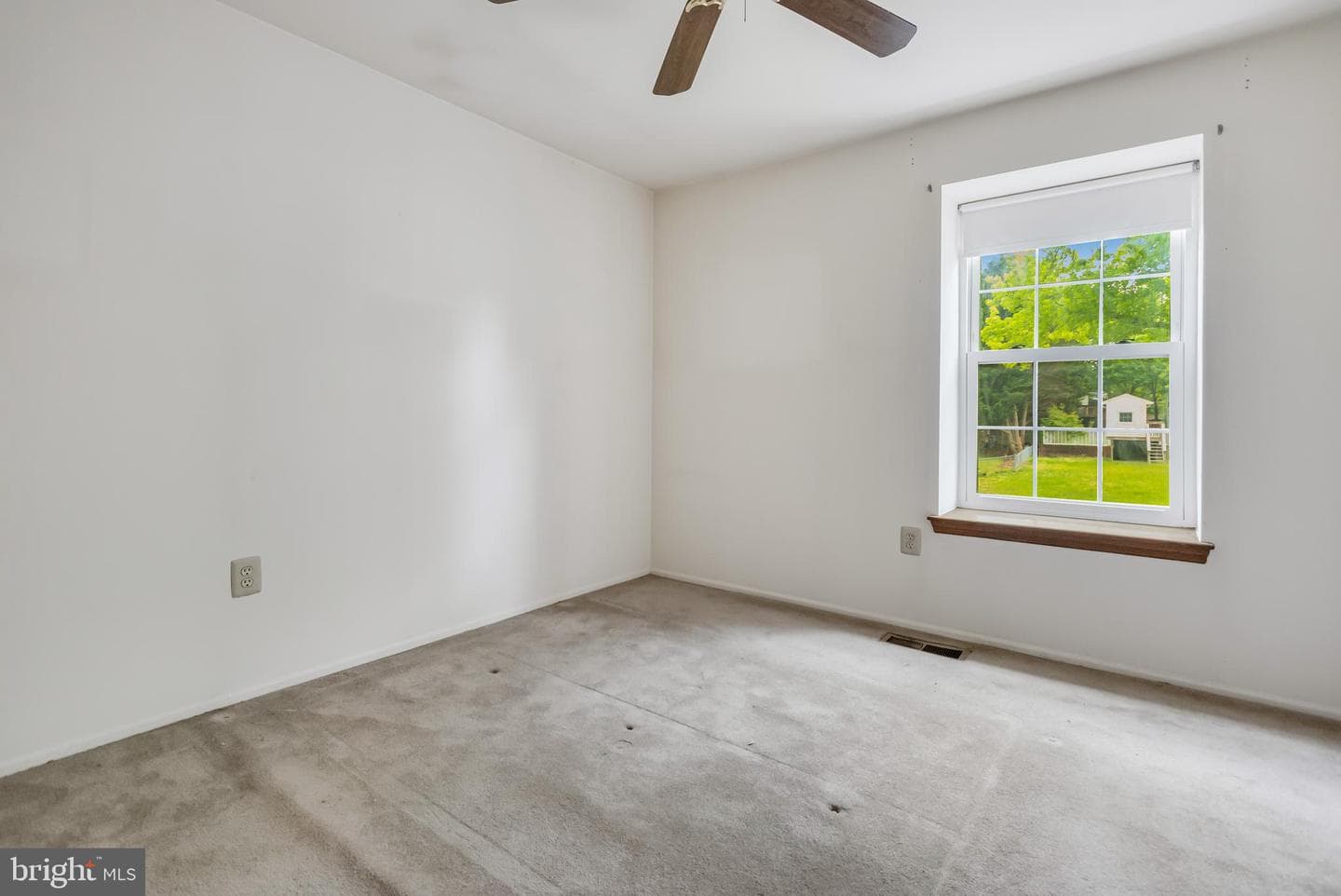 15802 Alameda Drive photo 23