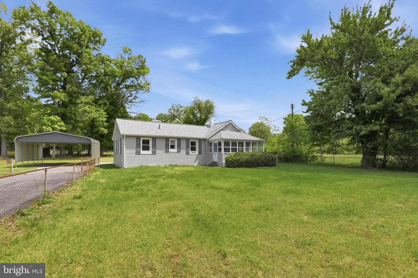 7725 Wills Lane photo 3