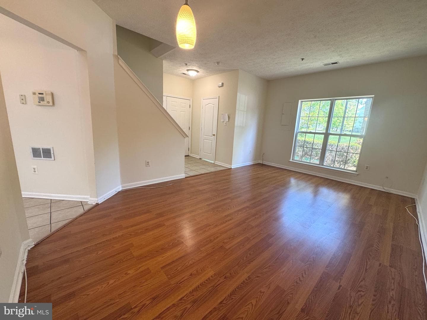 16501 Elmcrest Terrace photo 2
