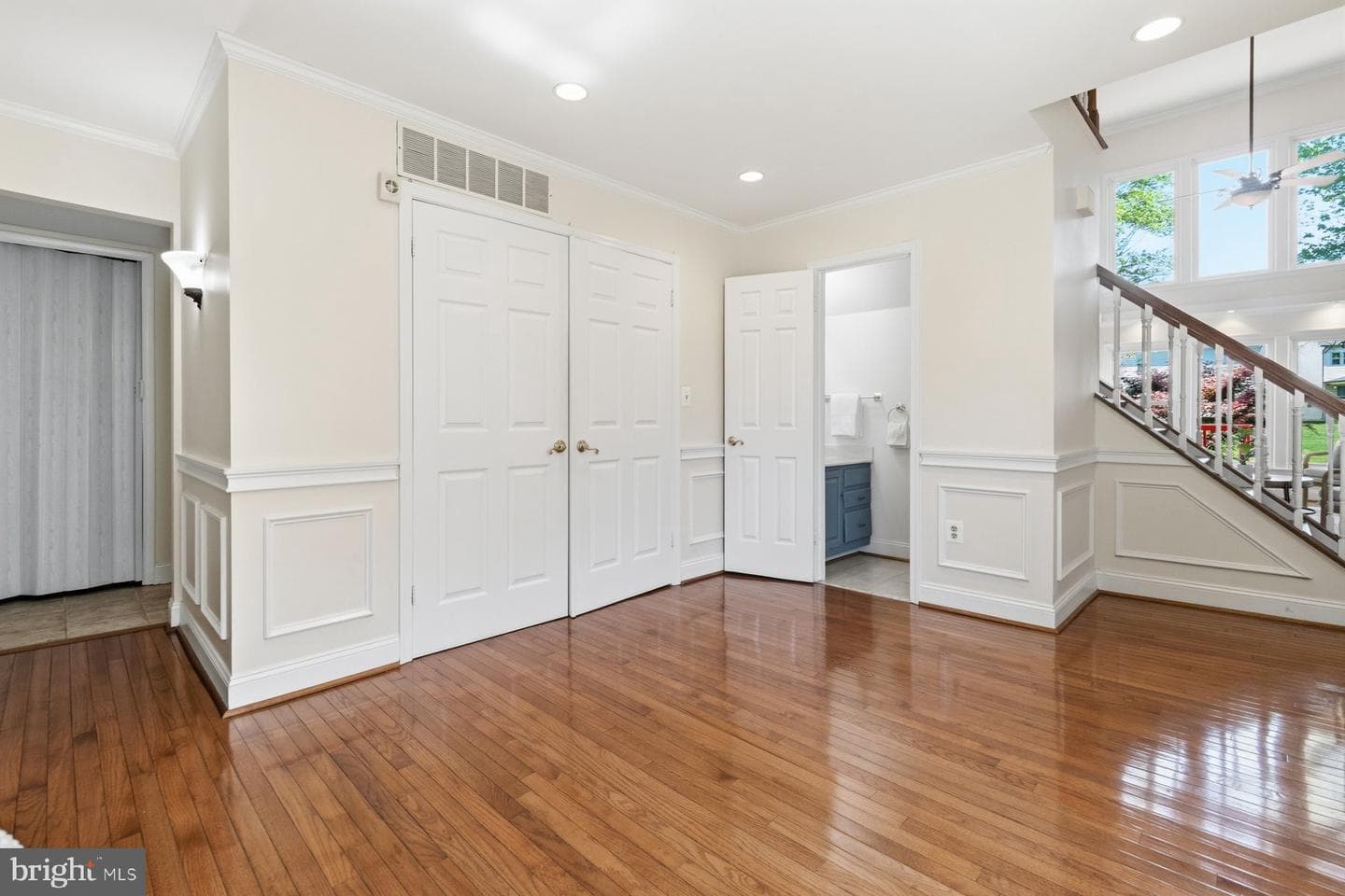 14215 Greenview Drive photo 16