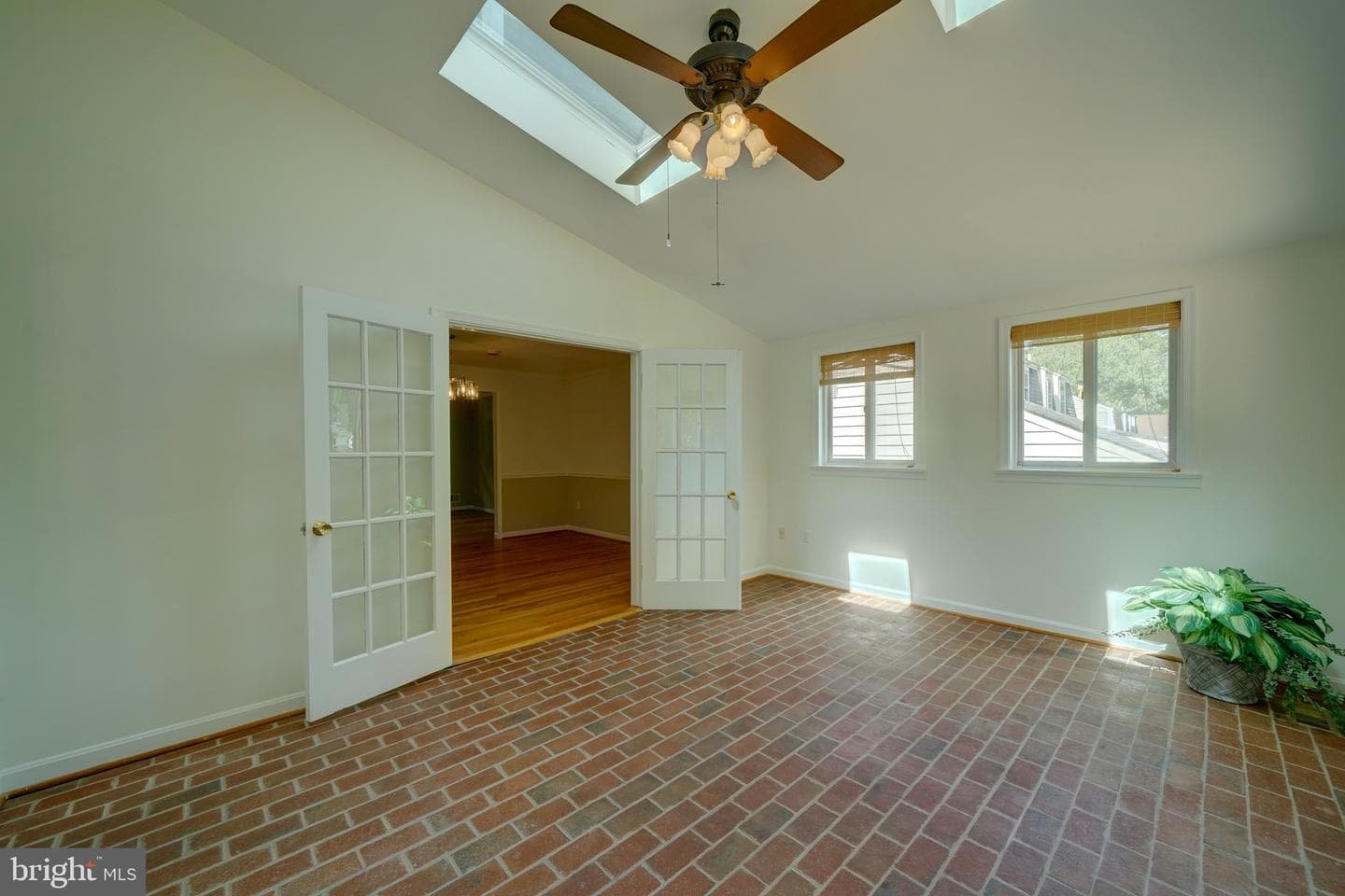 6301 Kaybro Street photo 6