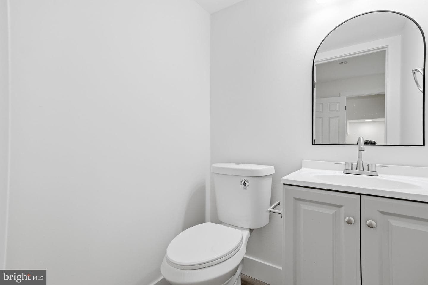 5919 Crown Street photo 9