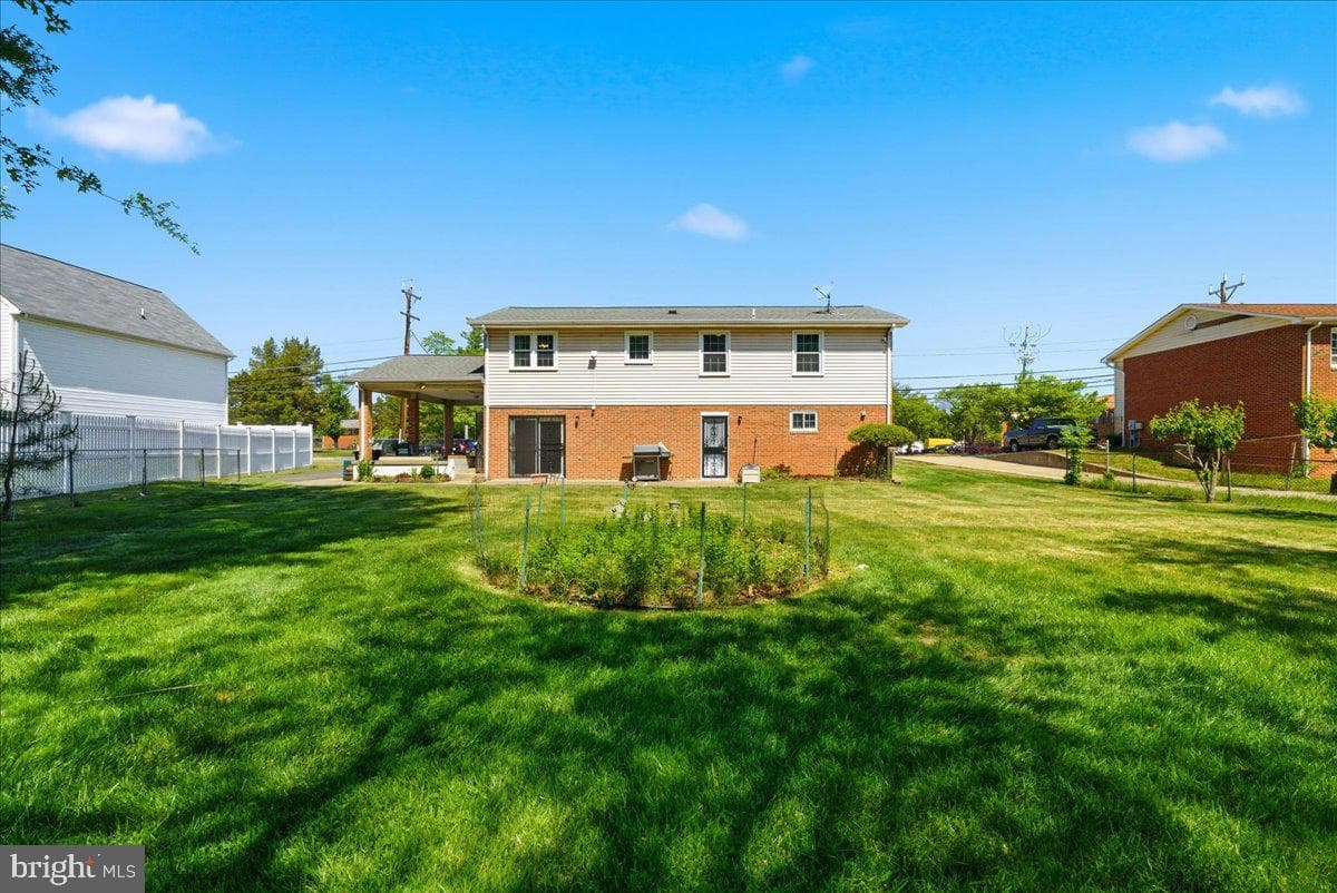 7118 Allentown Road photo 3