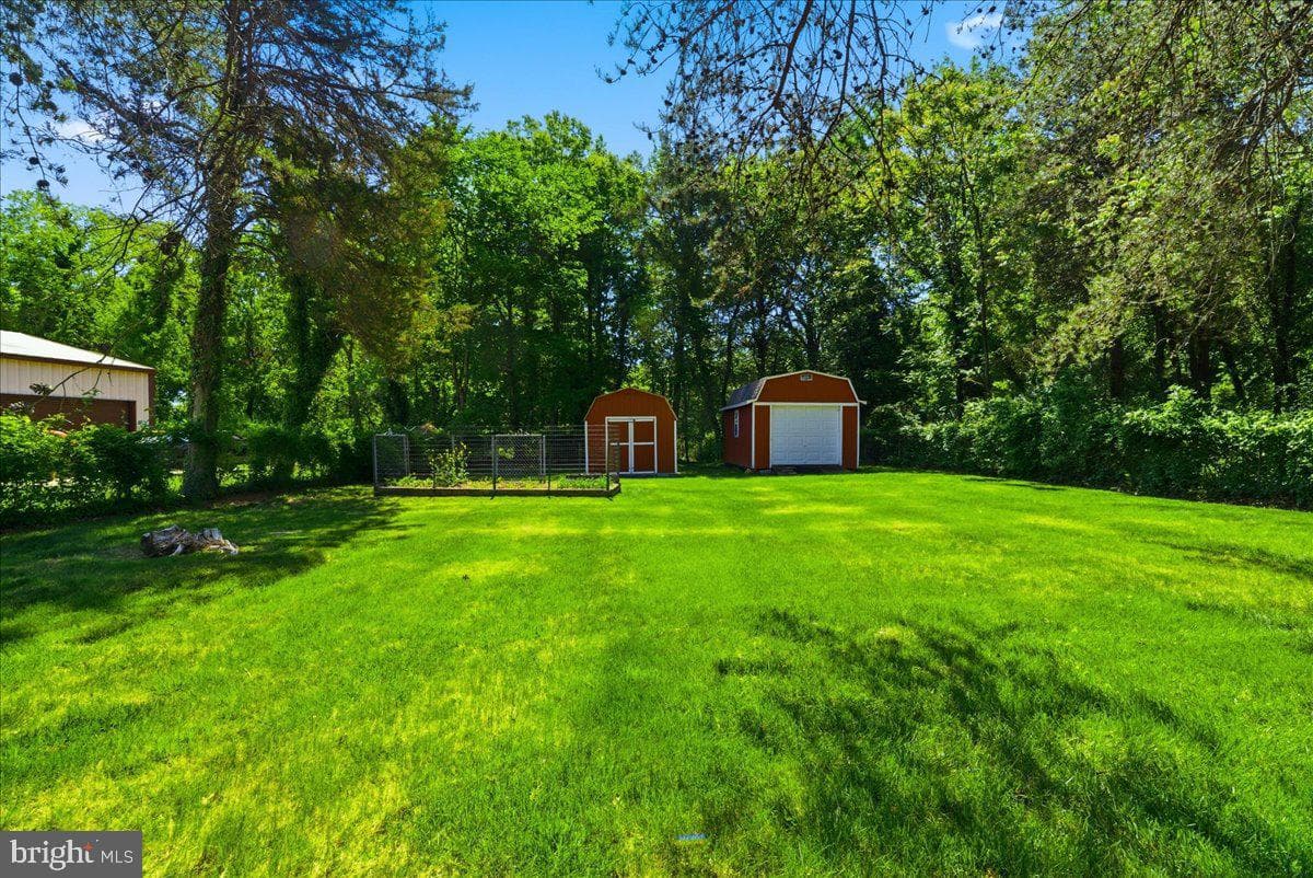 7118 Allentown Road photo 4
