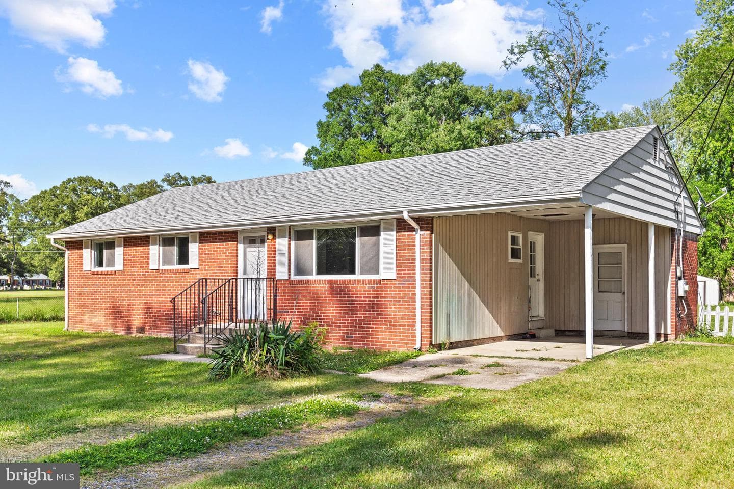 710 Farmington Road W
