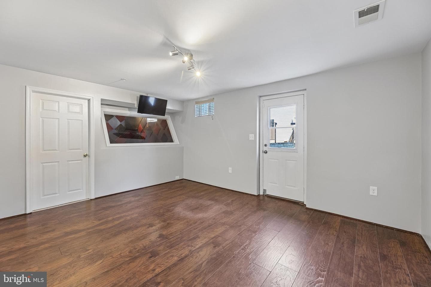 15628 Chadsey Lane photo 28