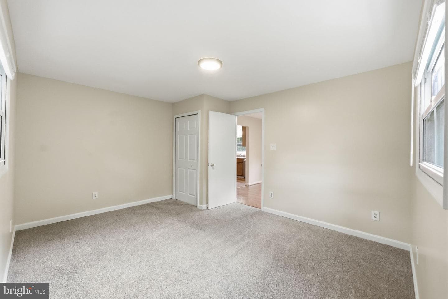 8402 Sleepy Hollow Road photo 15