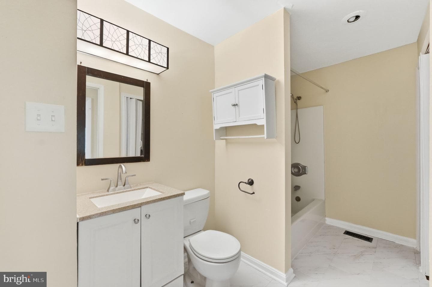 8402 Sleepy Hollow Road photo 16