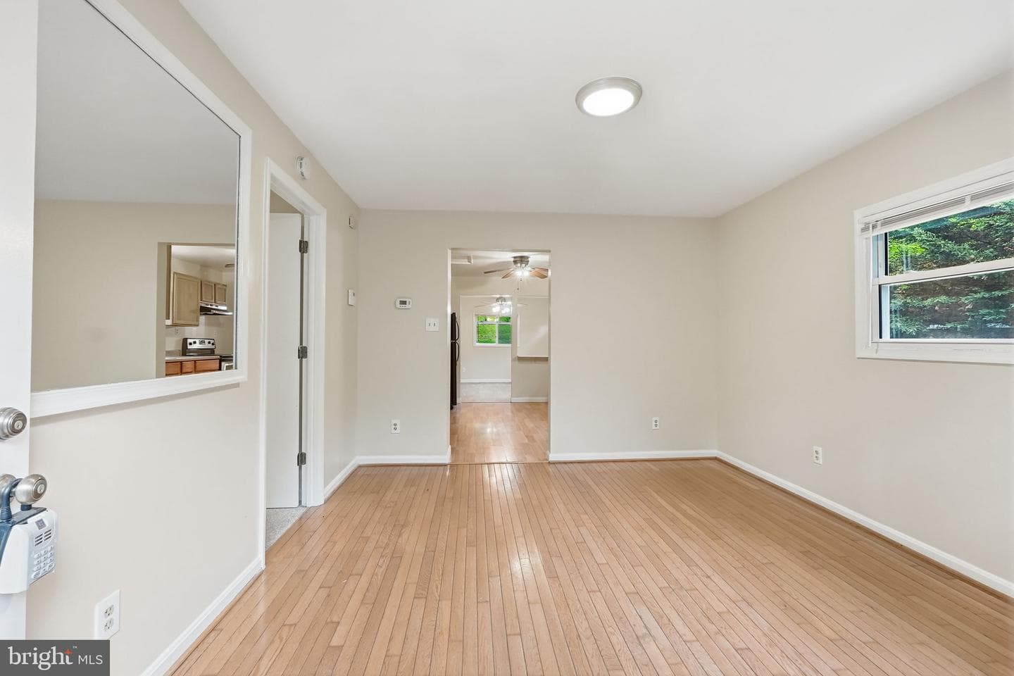 8402 Sleepy Hollow Road photo 3
