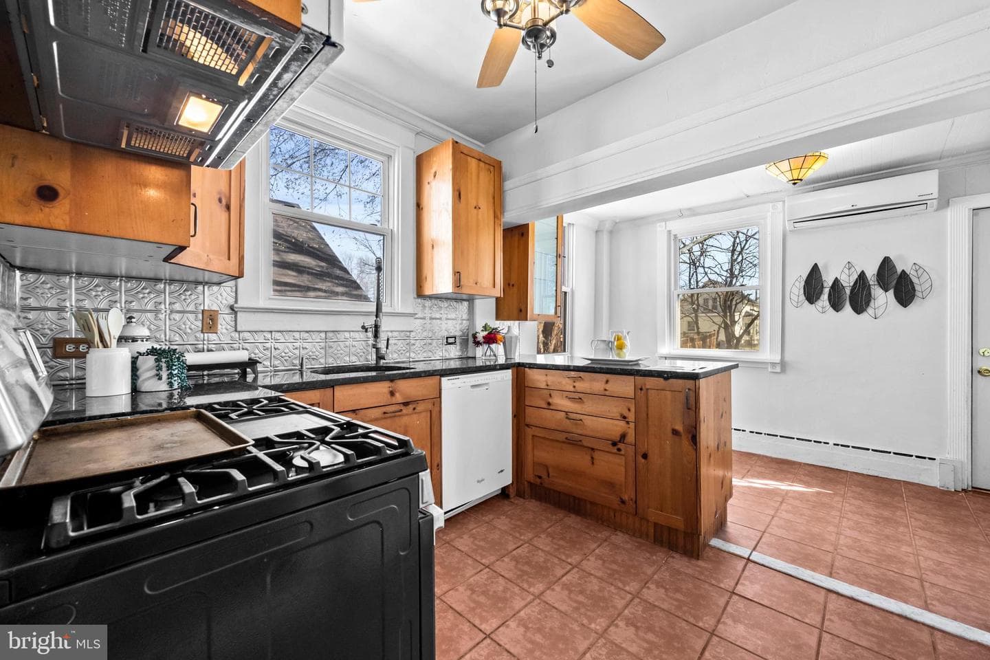 3209 Varnum Street photo 10