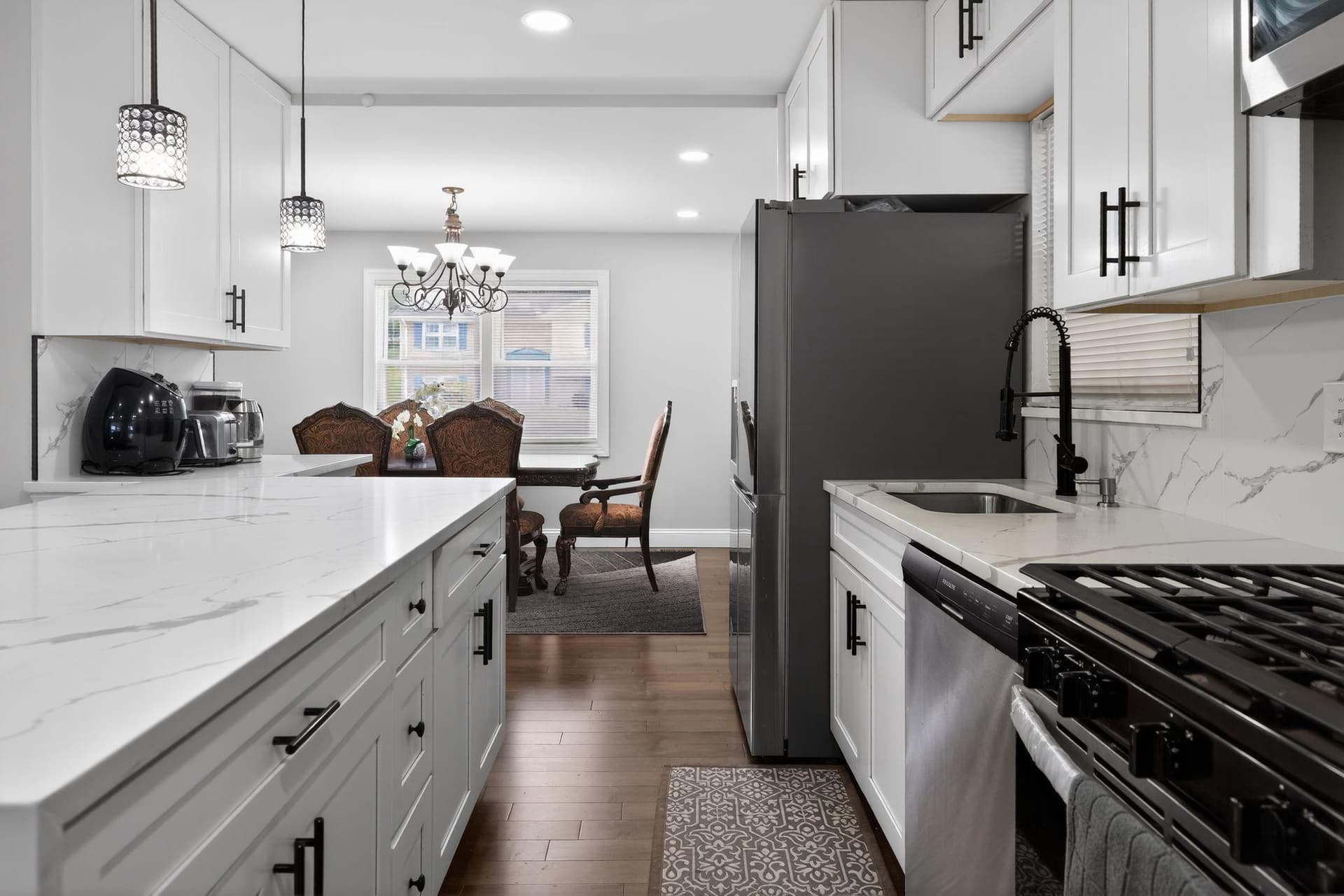 2608 Kingsway Road photo 9