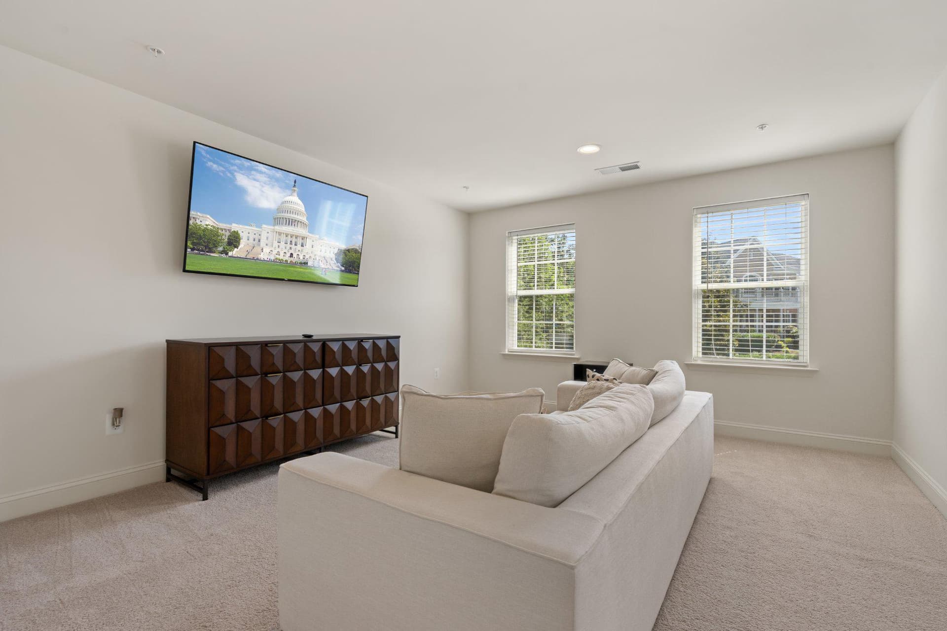 8400 Cedar Chase photo 5