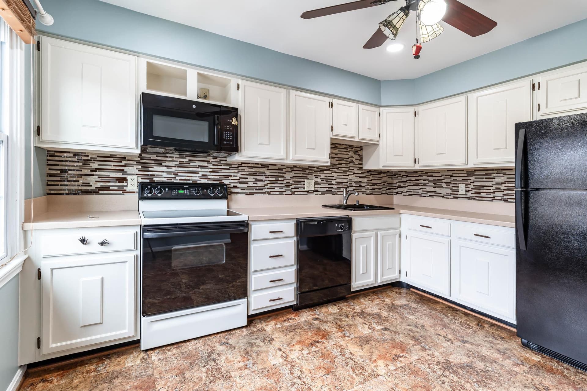 5922 Surratts Village Drive photo 11