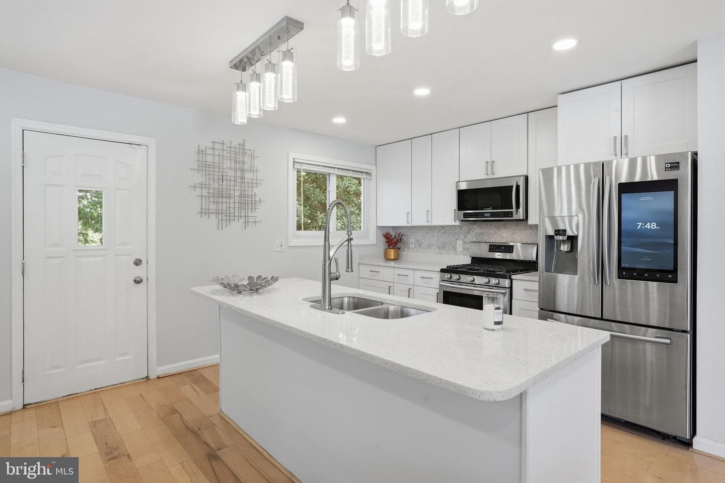 1809 Jarvis Avenue photo 11