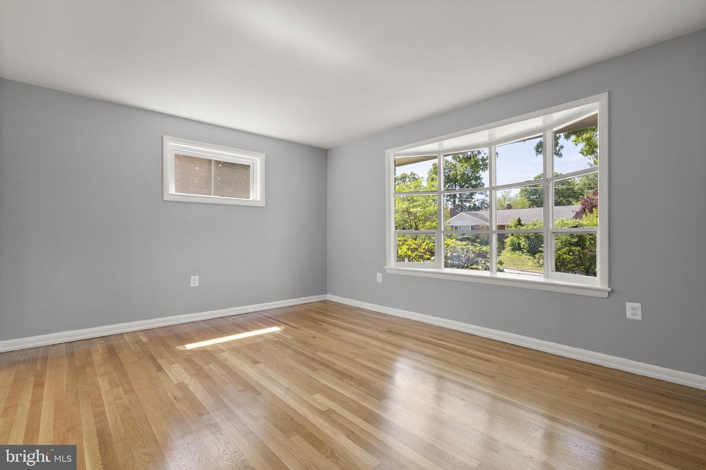 9109 Drake Place photo 5