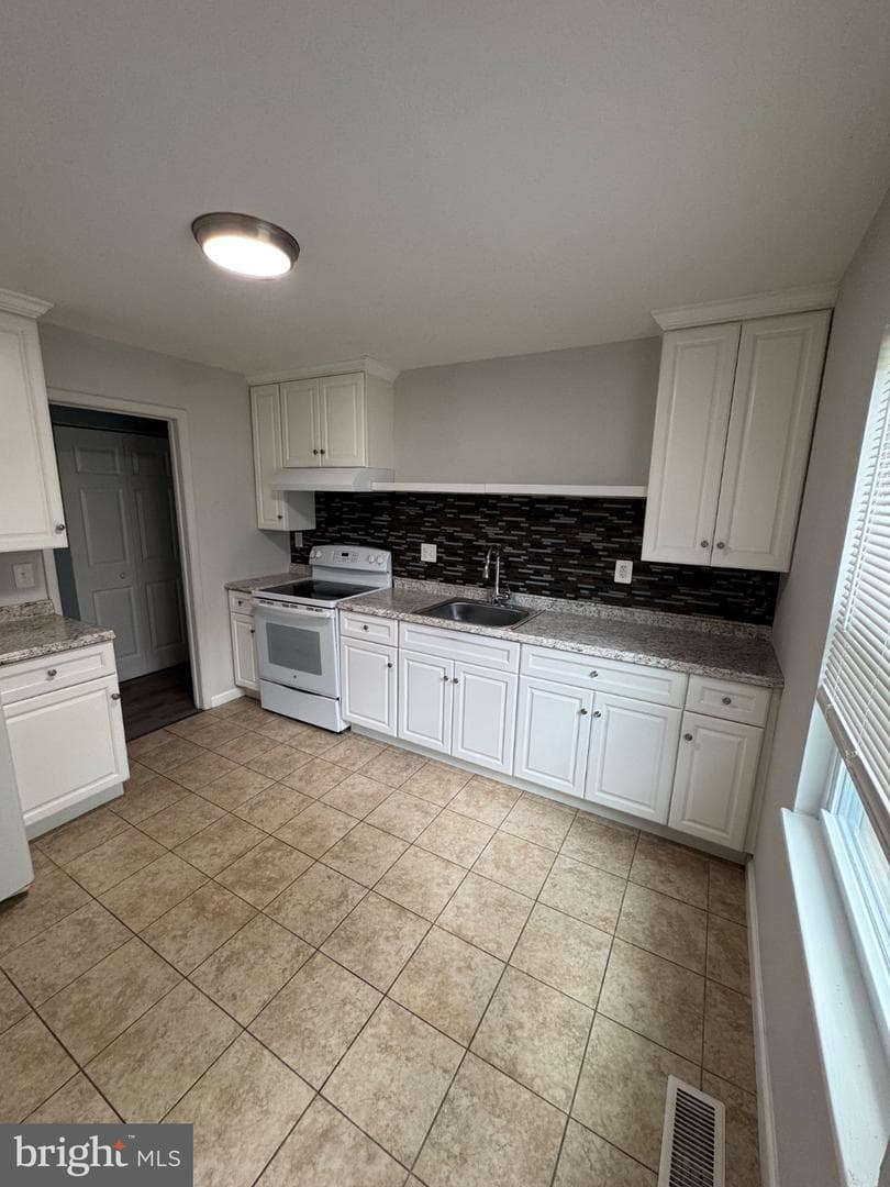 9507 Small Drive photo 13