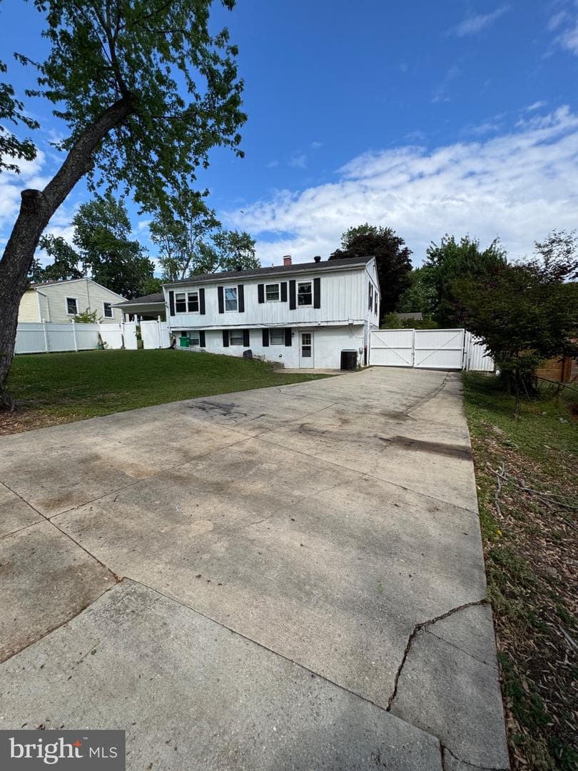 9507 Small Drive photo 4