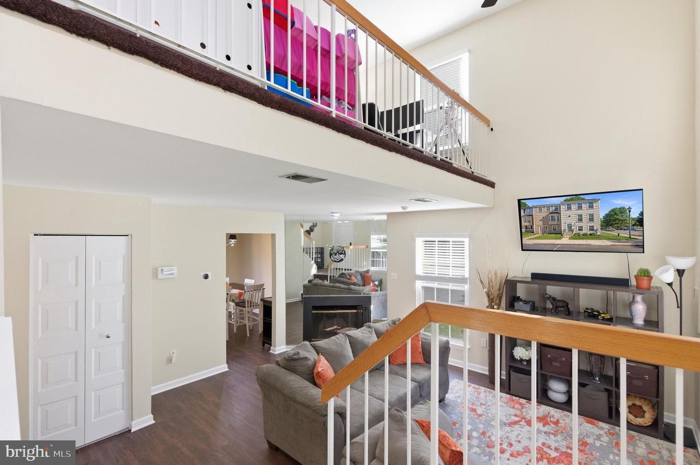 14858 London Lane photo 3