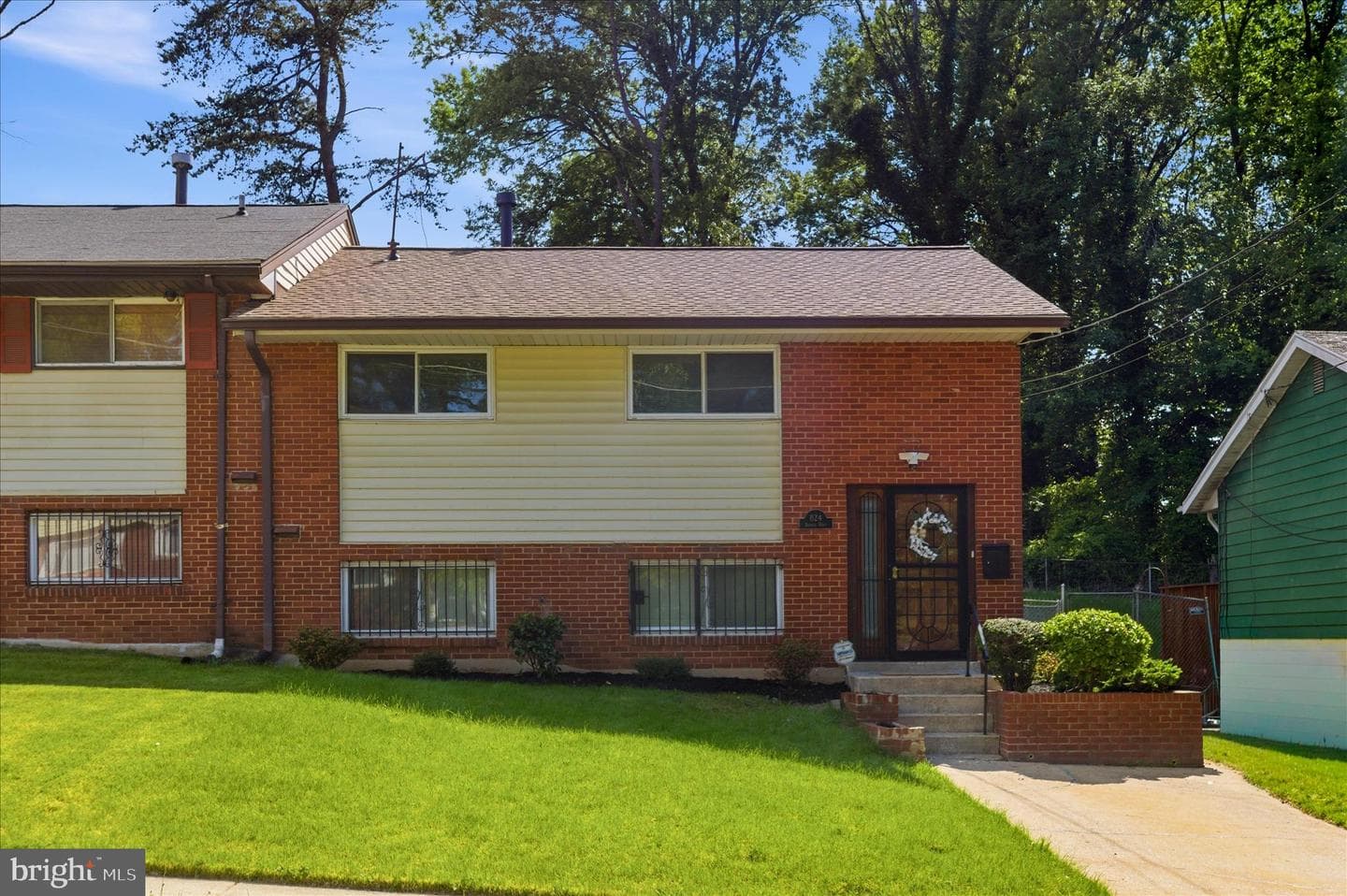 824 Booker Drive photo 2