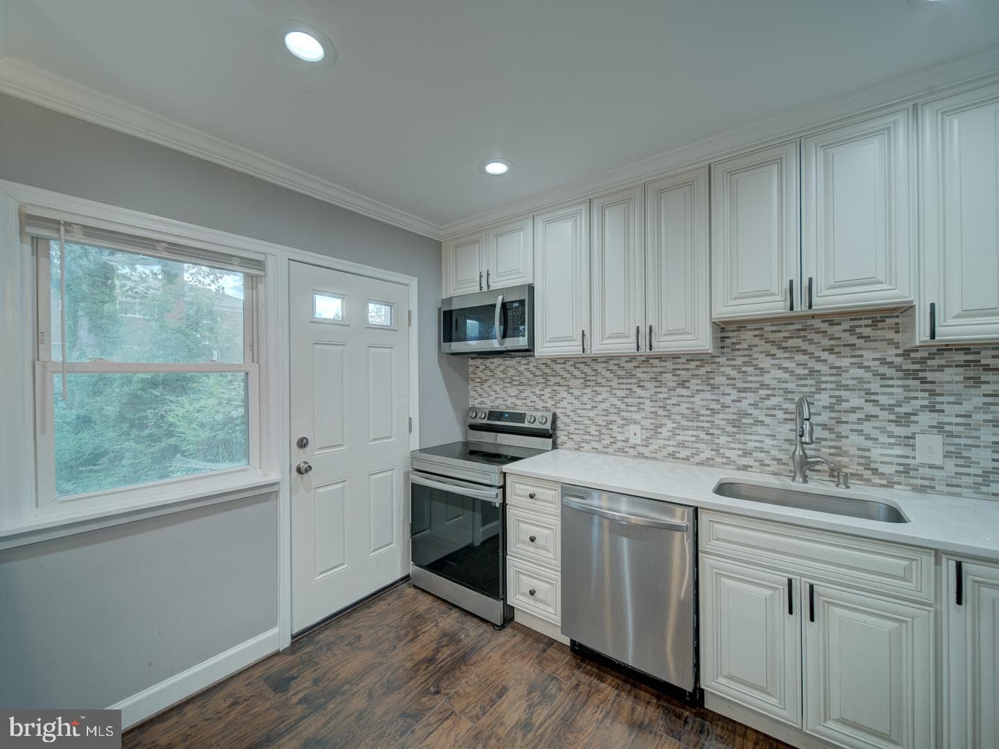 2407 Saint Clair Drive photo 18