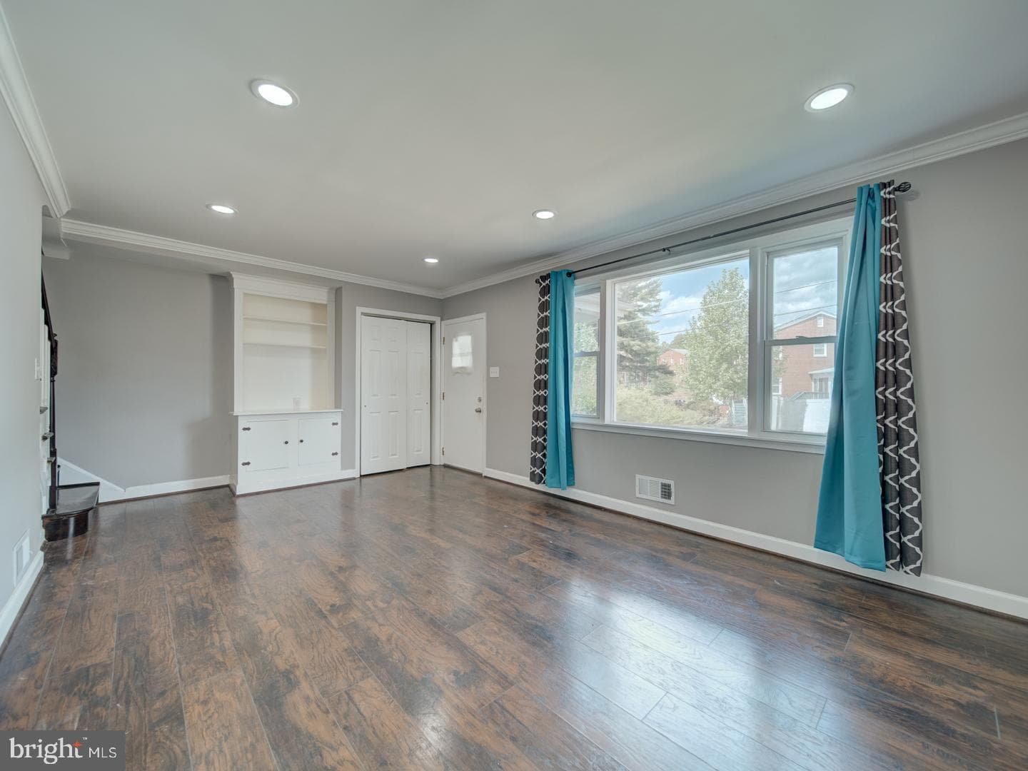 2407 Saint Clair Drive photo 6