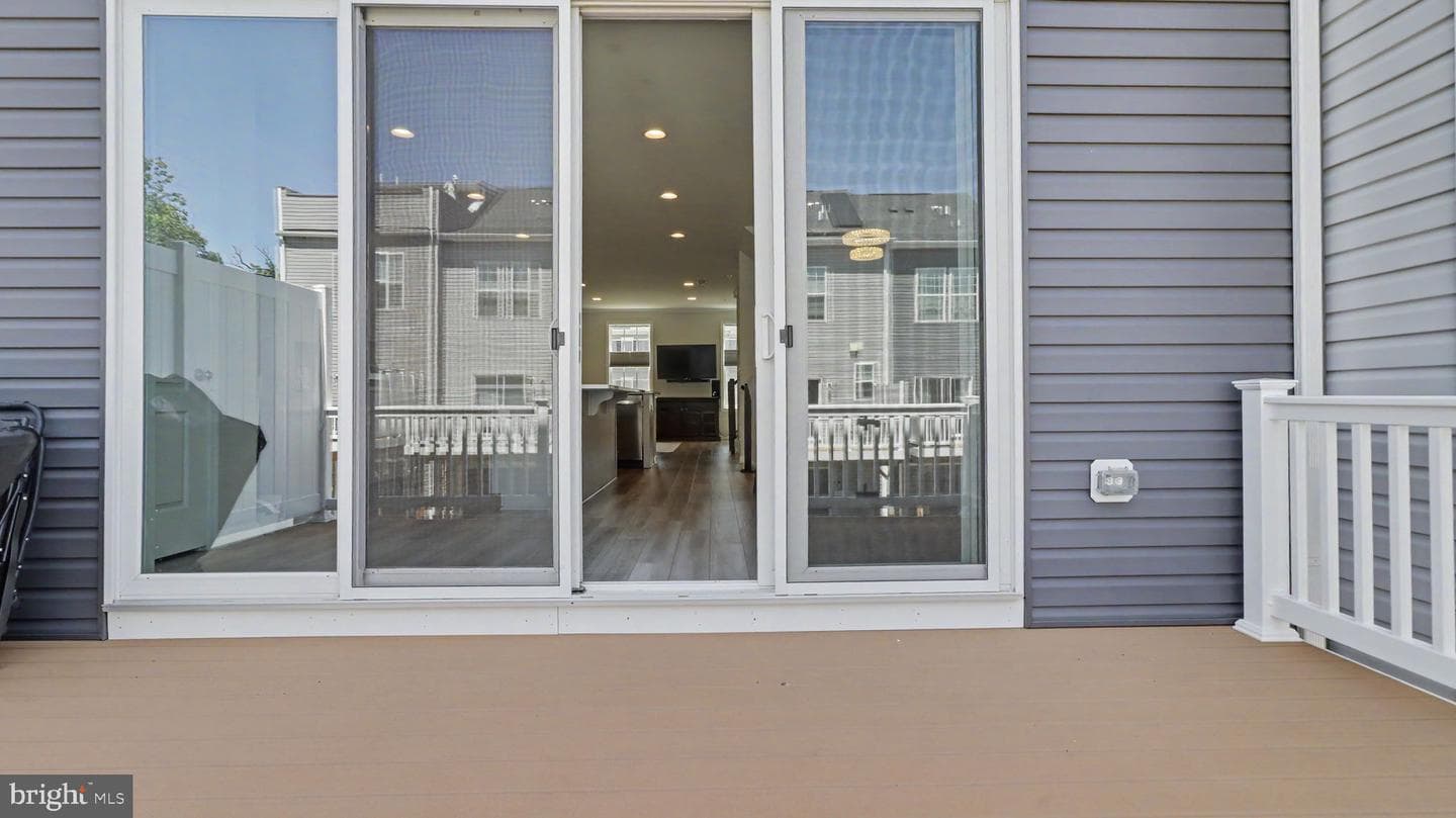 7607 Presidential Parkway photo 28