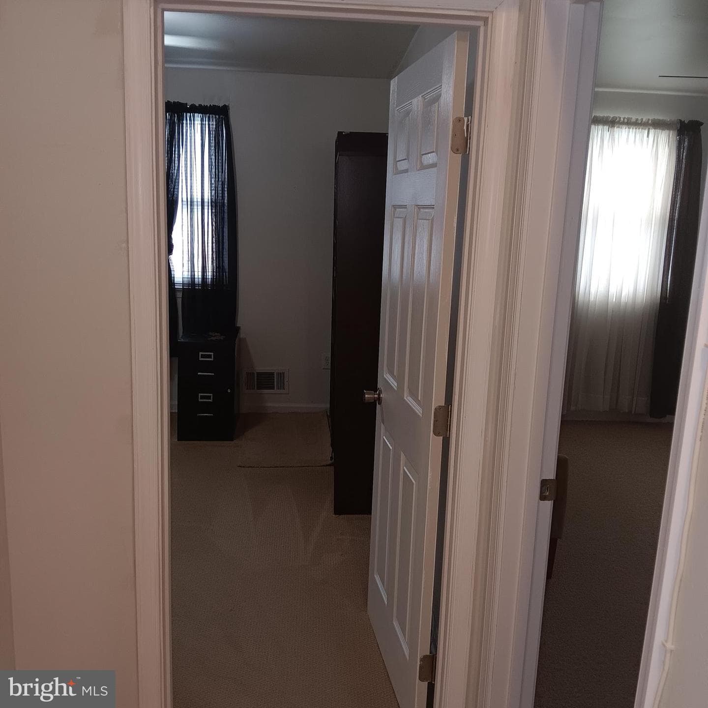 1825 Addison Road S photo 14