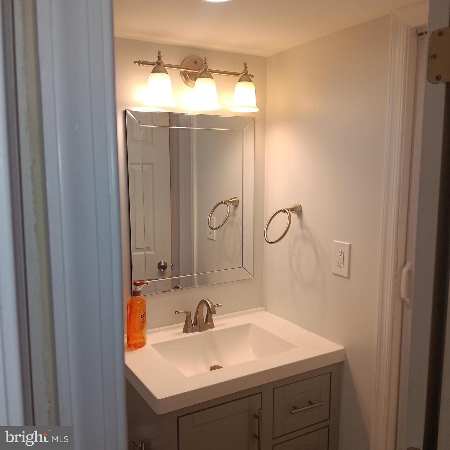 1825 Addison Road S photo 15