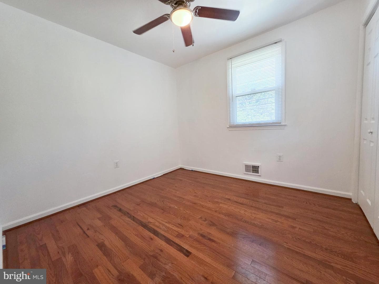 6300 Auth Road photo 15