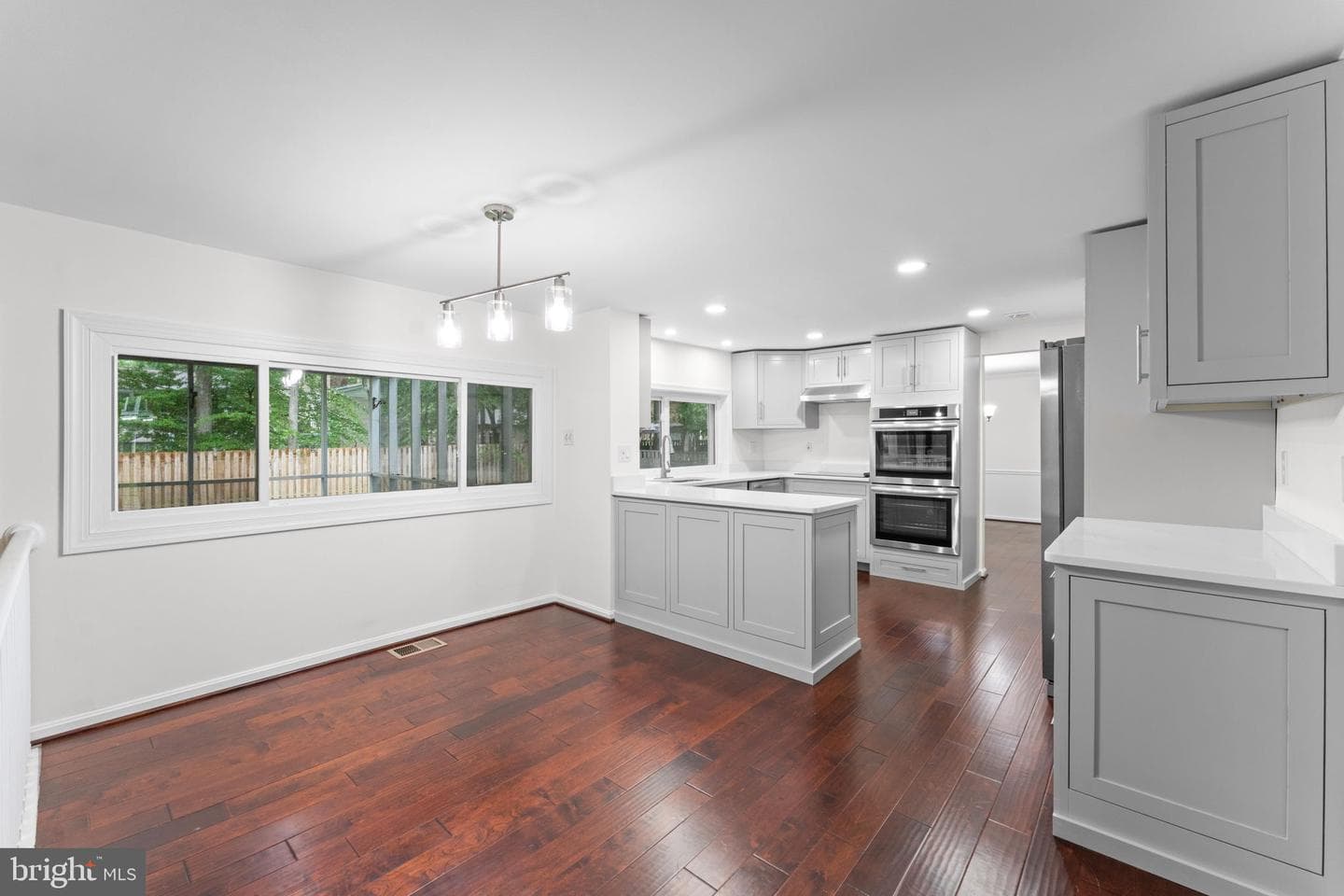 766 Gleneagles Drive photo 21