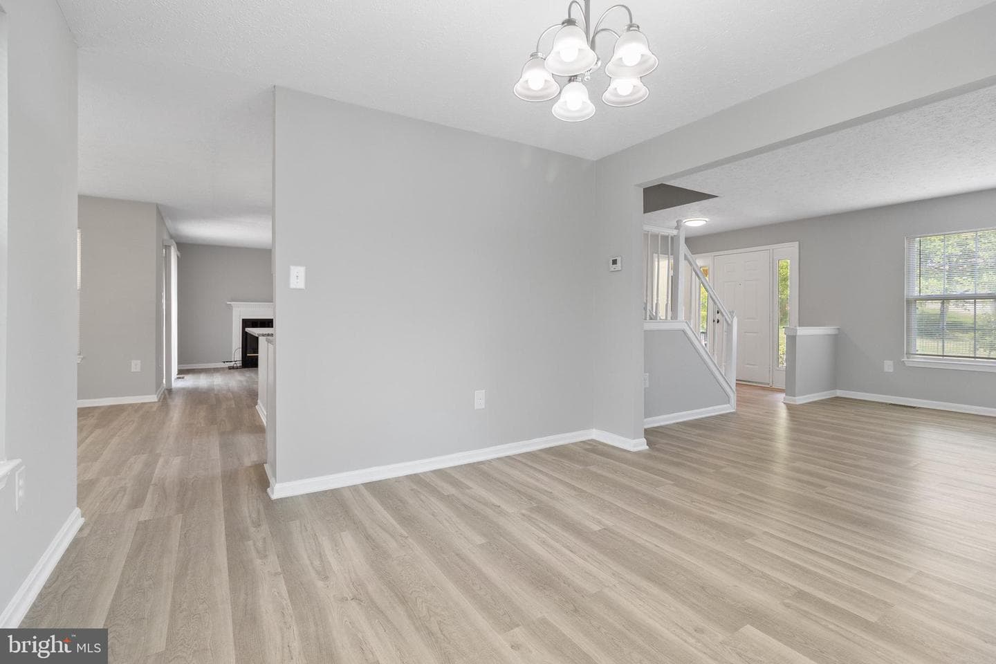 1203 Kingsbury Dr photo 7