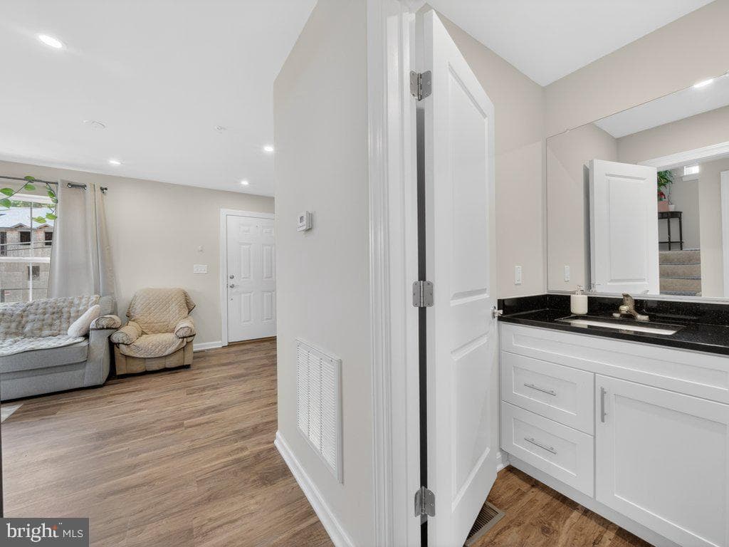 4831 Gunther Street photo 10