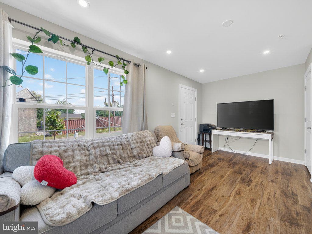 4831 Gunther Street photo 9