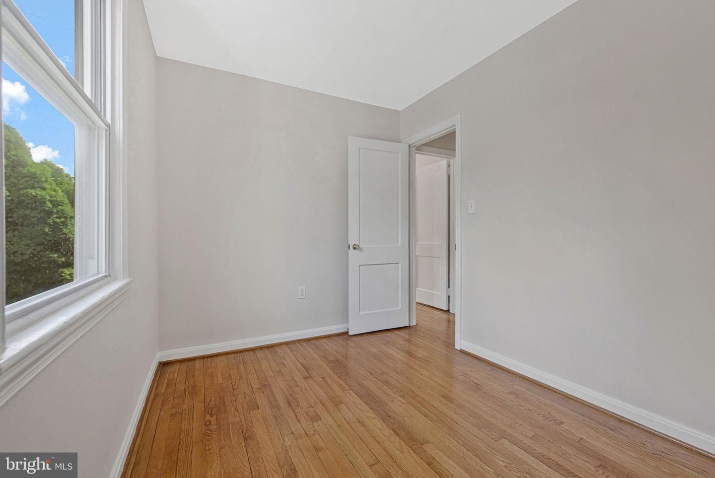 5007 Somerset Road photo 19