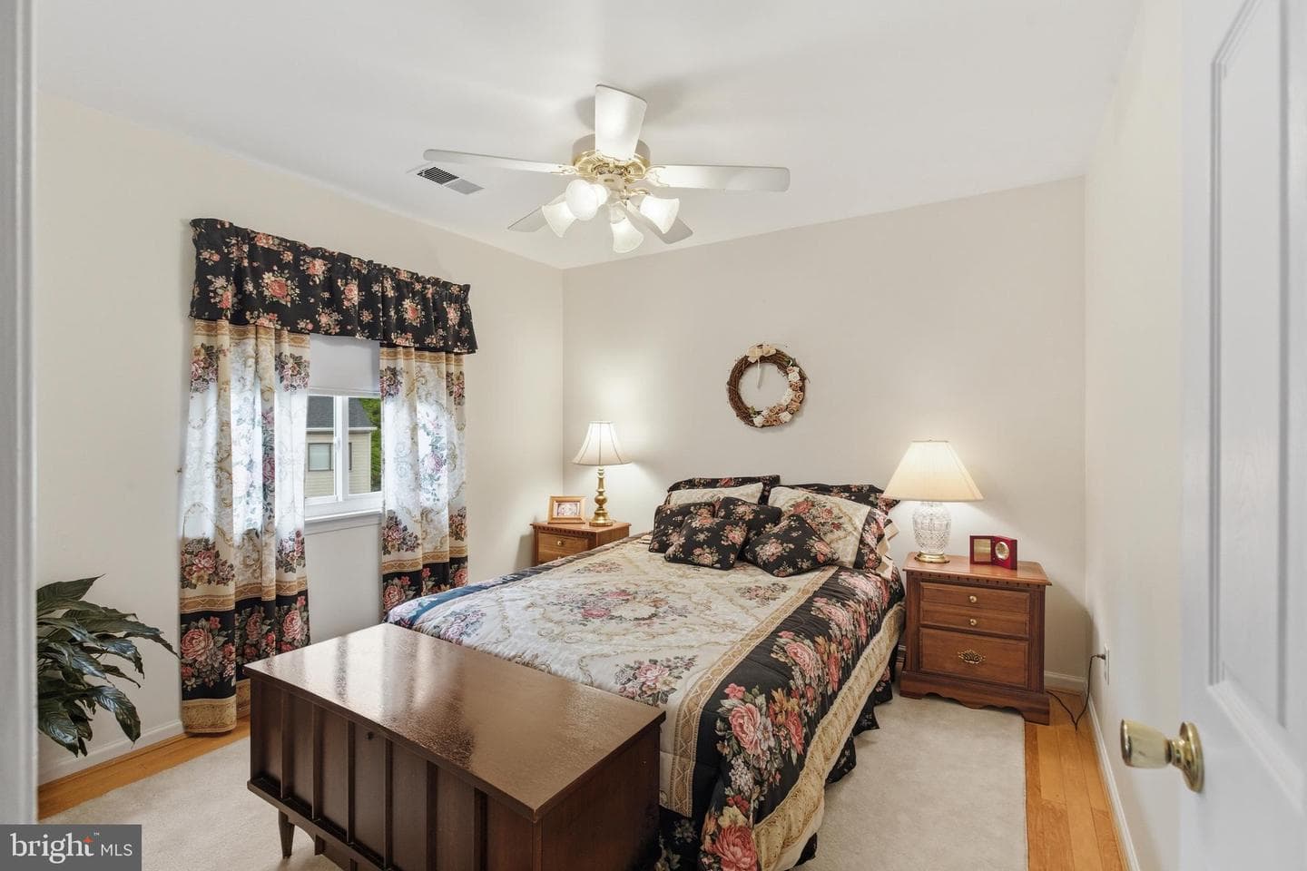 10901 Atwell Avenue photo 9