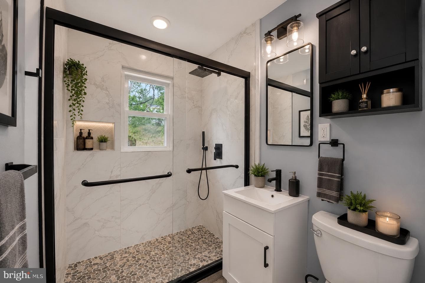 3604 Halloway N photo 9