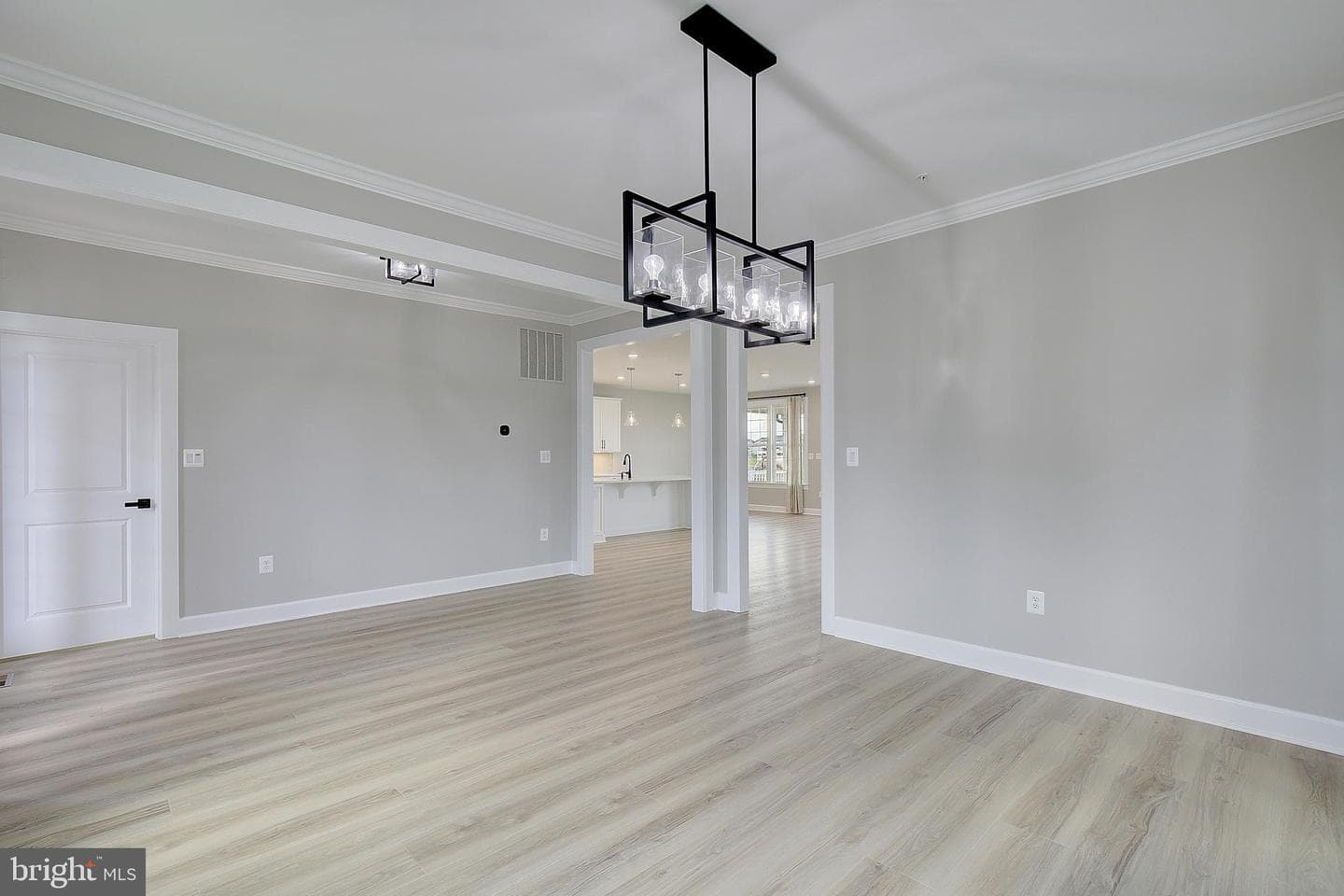 908 Midbrook Ln photo 14