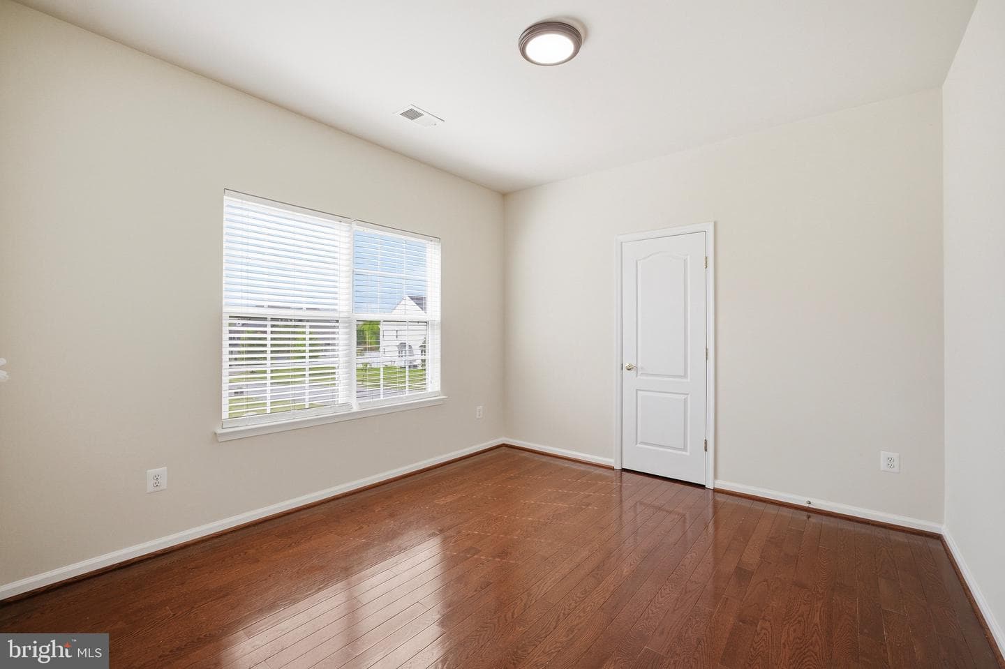 7108 Sudley Avenue photo 23