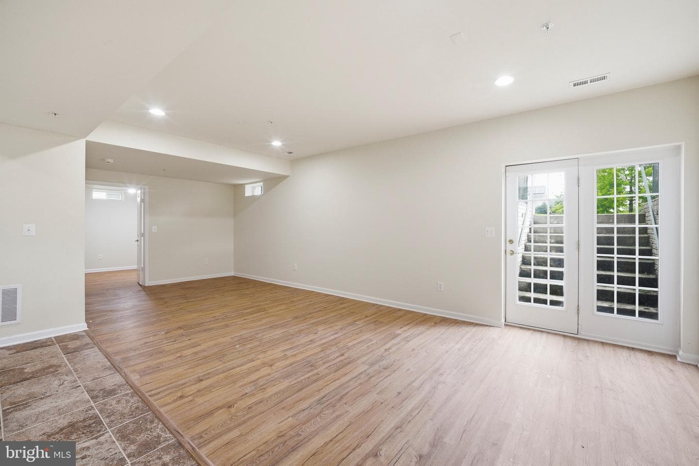 7108 Sudley Avenue photo 39