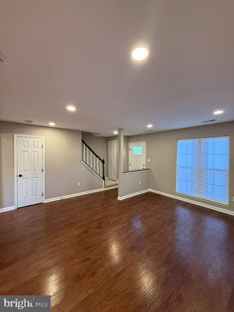 2271 Prince Of Wales Court photo 9