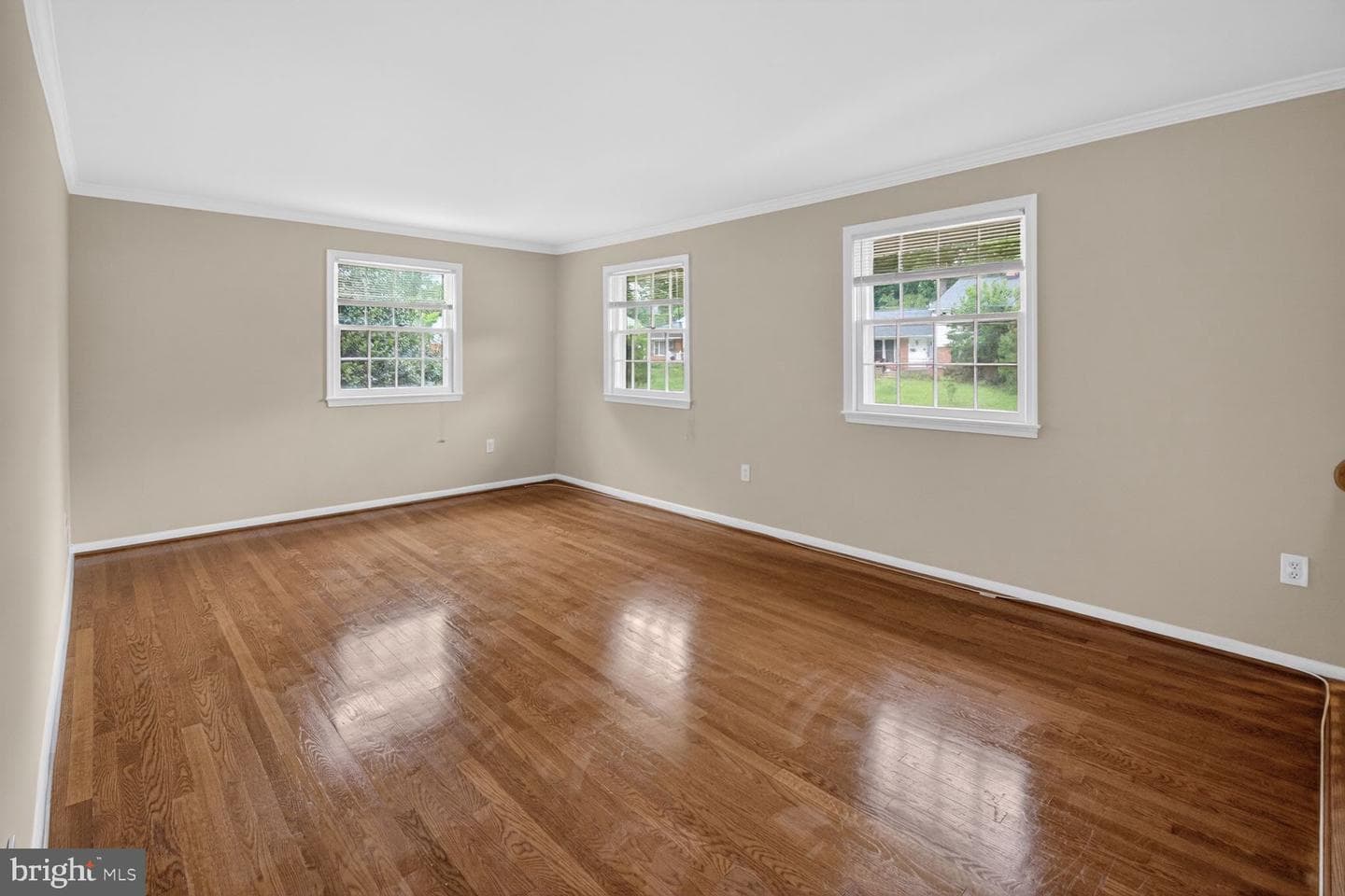 13008 Bellevue Street photo 4