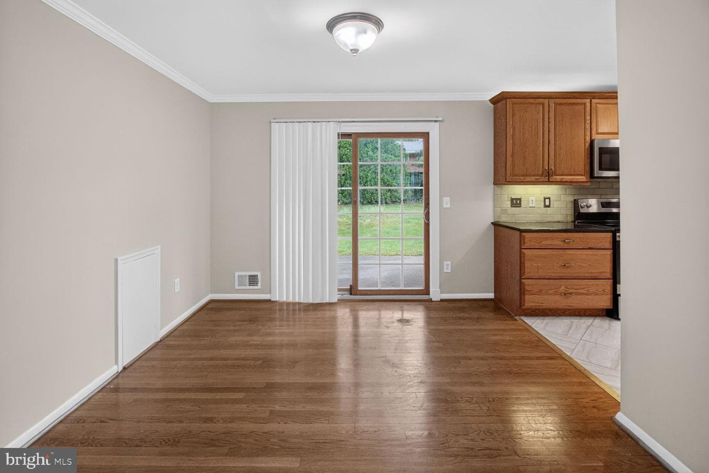 13008 Bellevue Street photo 6